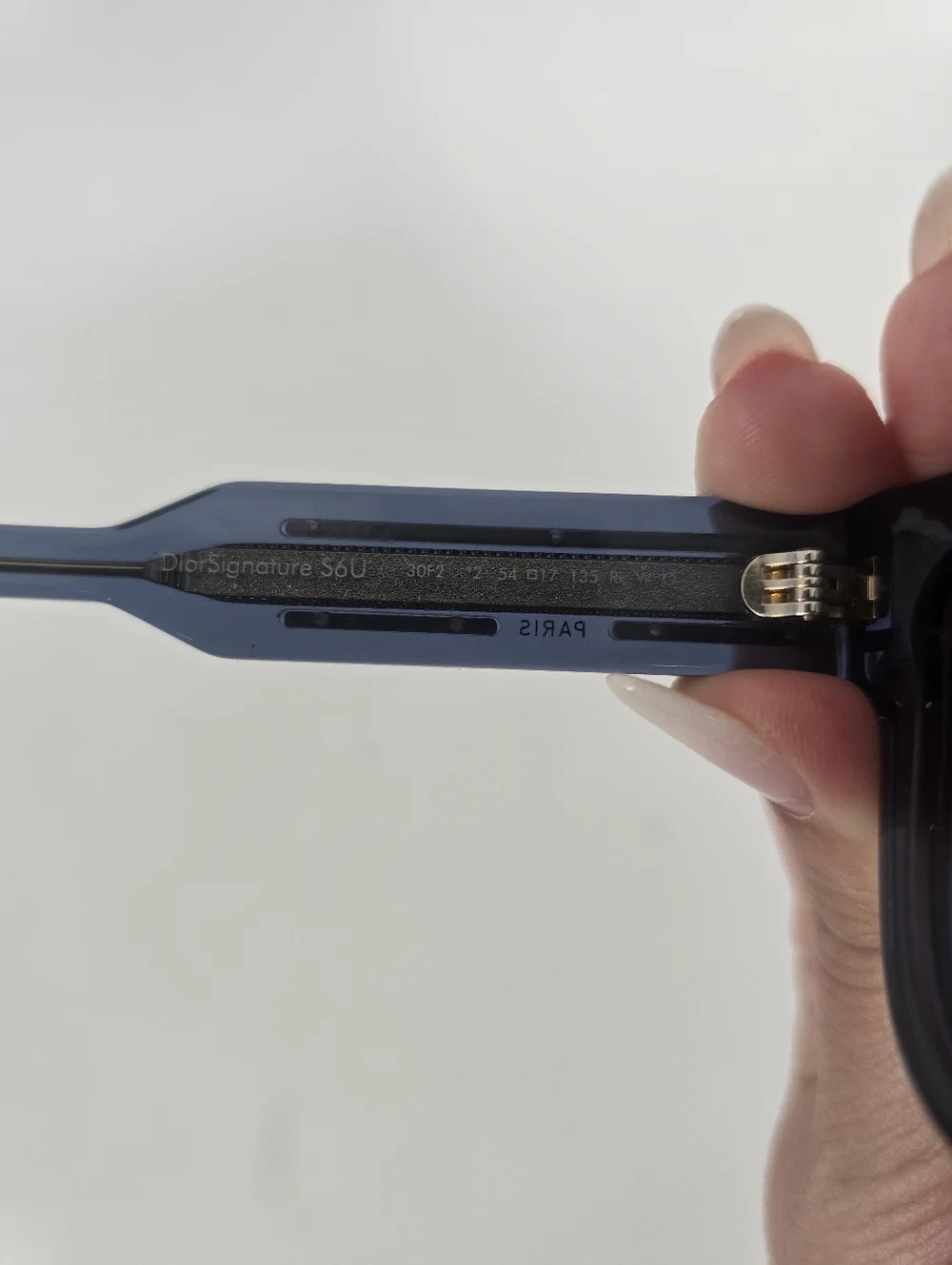 Dior DiorSignature S6U Butterfly Sunglasses in Translucent Blue Gradient - Picture 8 of 10